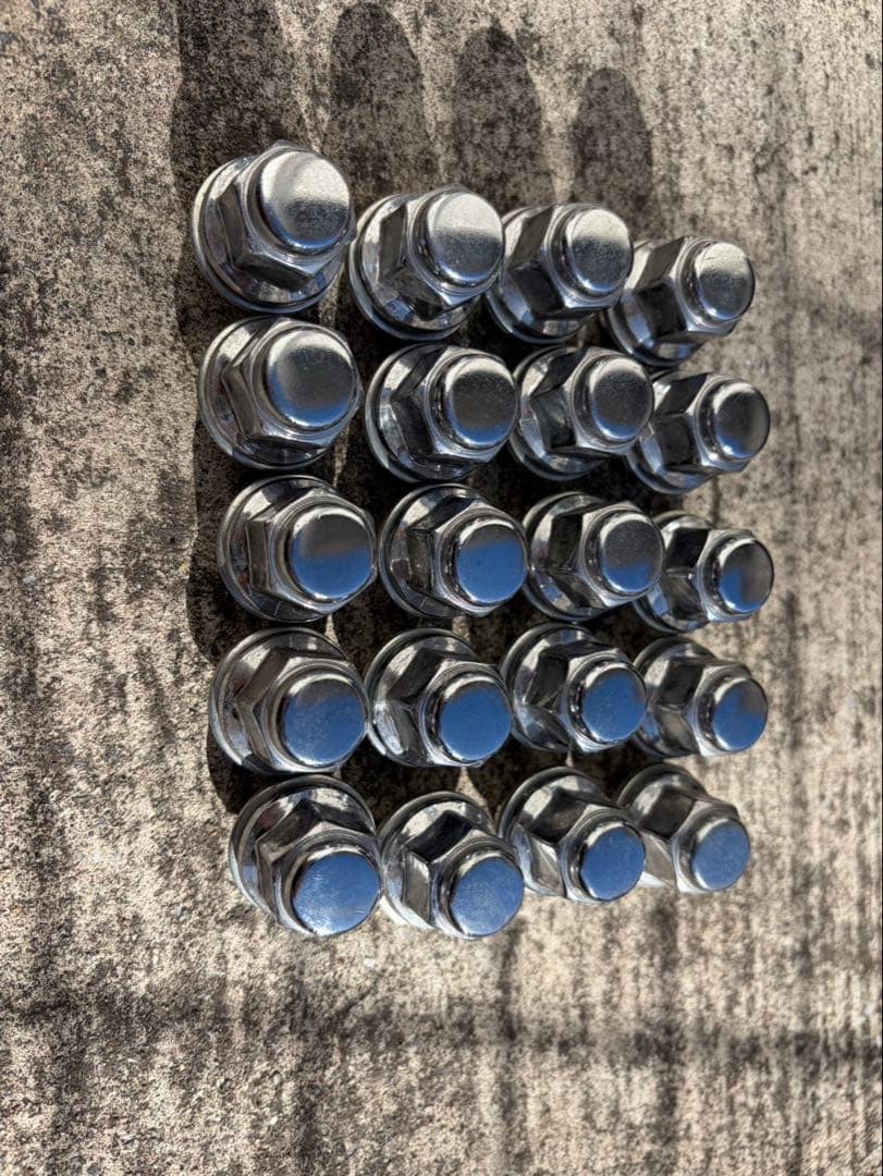 プリウスPHV GR sport 純正18インチタイヤ・ホイール　4本セット