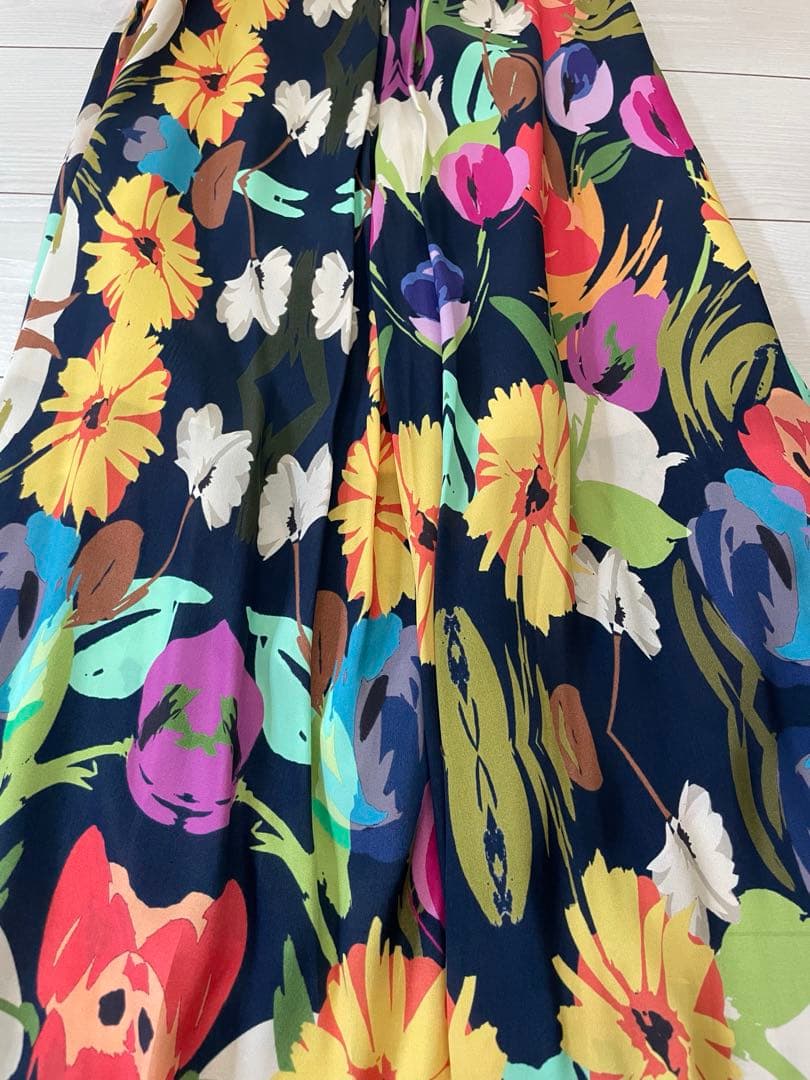 グレースコンチネンタル　フラワープリント ラップパンツ