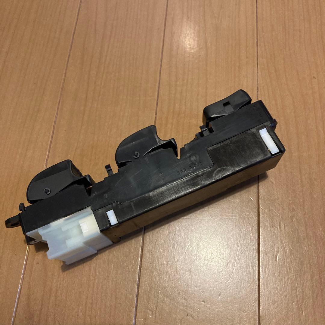 トヨタ純正　ランクル80 ランドクルーザー　パワーウィンドウスイッチ　スイッチ