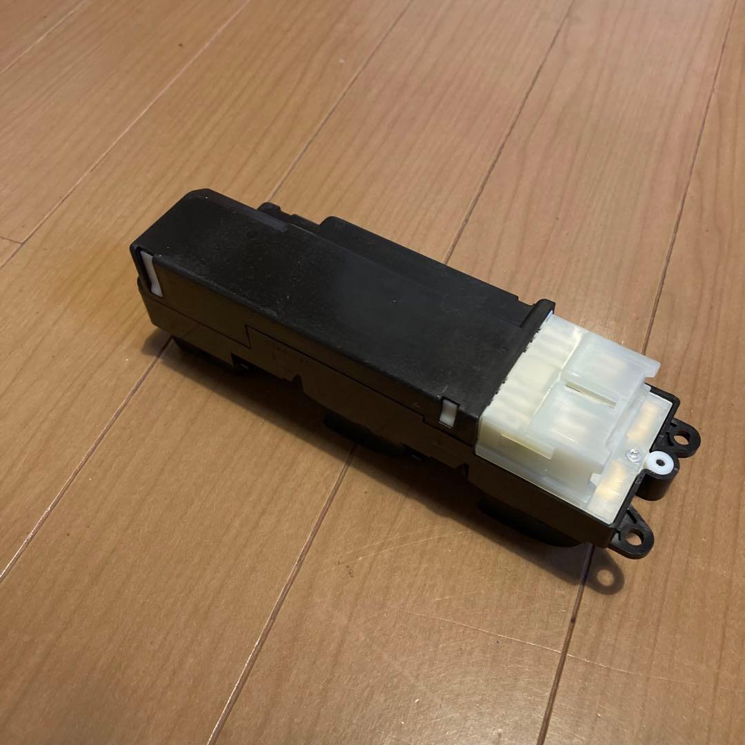 トヨタ純正　ランクル80 ランドクルーザー　パワーウィンドウスイッチ　スイッチ