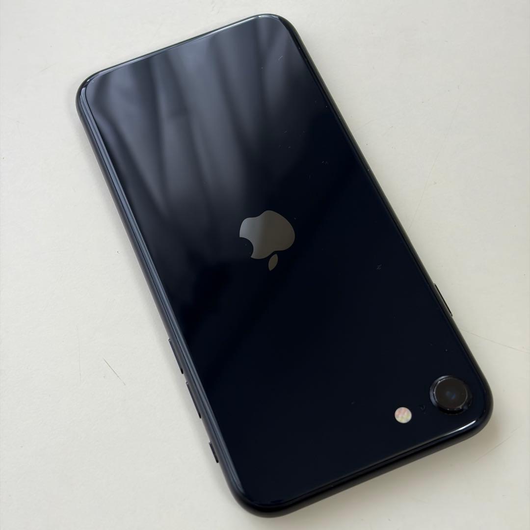 バッテリー新品　iPhoneSE第3世代64GB SIMフリー　美品