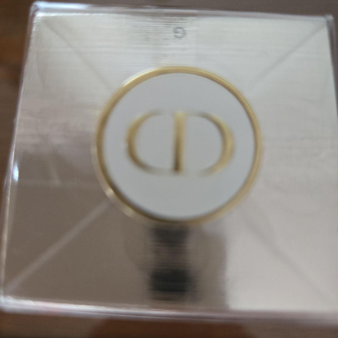 ディオール　プレステージホワイトルプロテクターUVルミエール