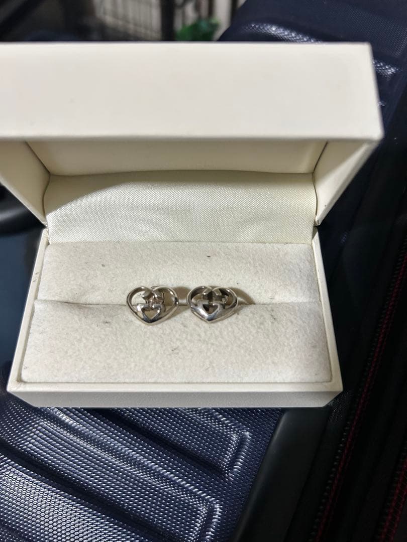 GUCCI ハート型 ピアス(両耳用)