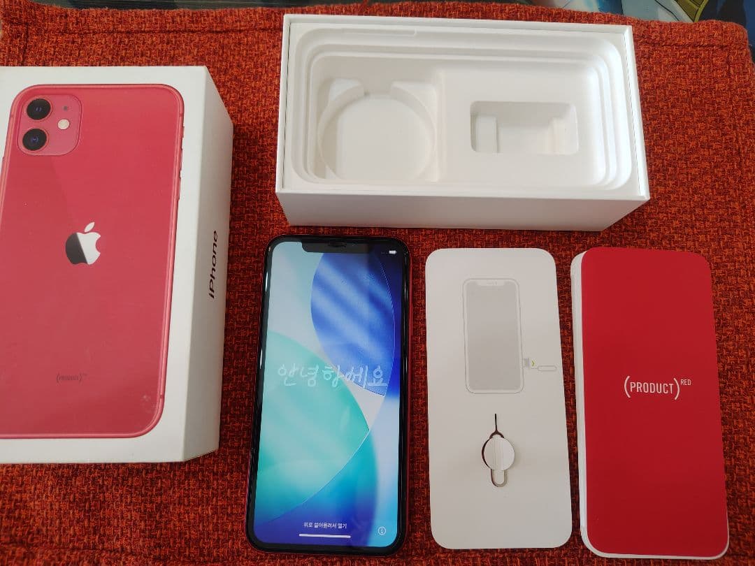 iPhone11 PRODUCT RED本体 256GB simフリー