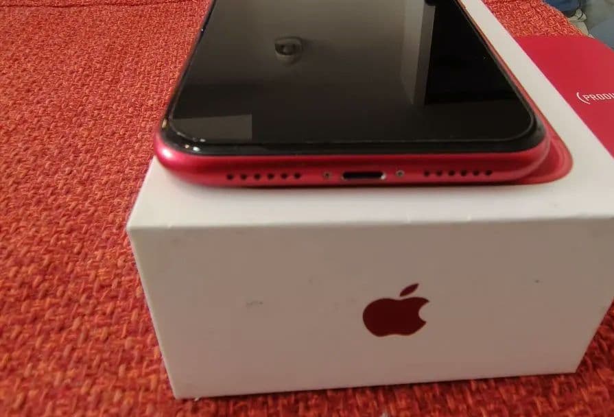 iPhone11 PRODUCT RED本体 256GB simフリー