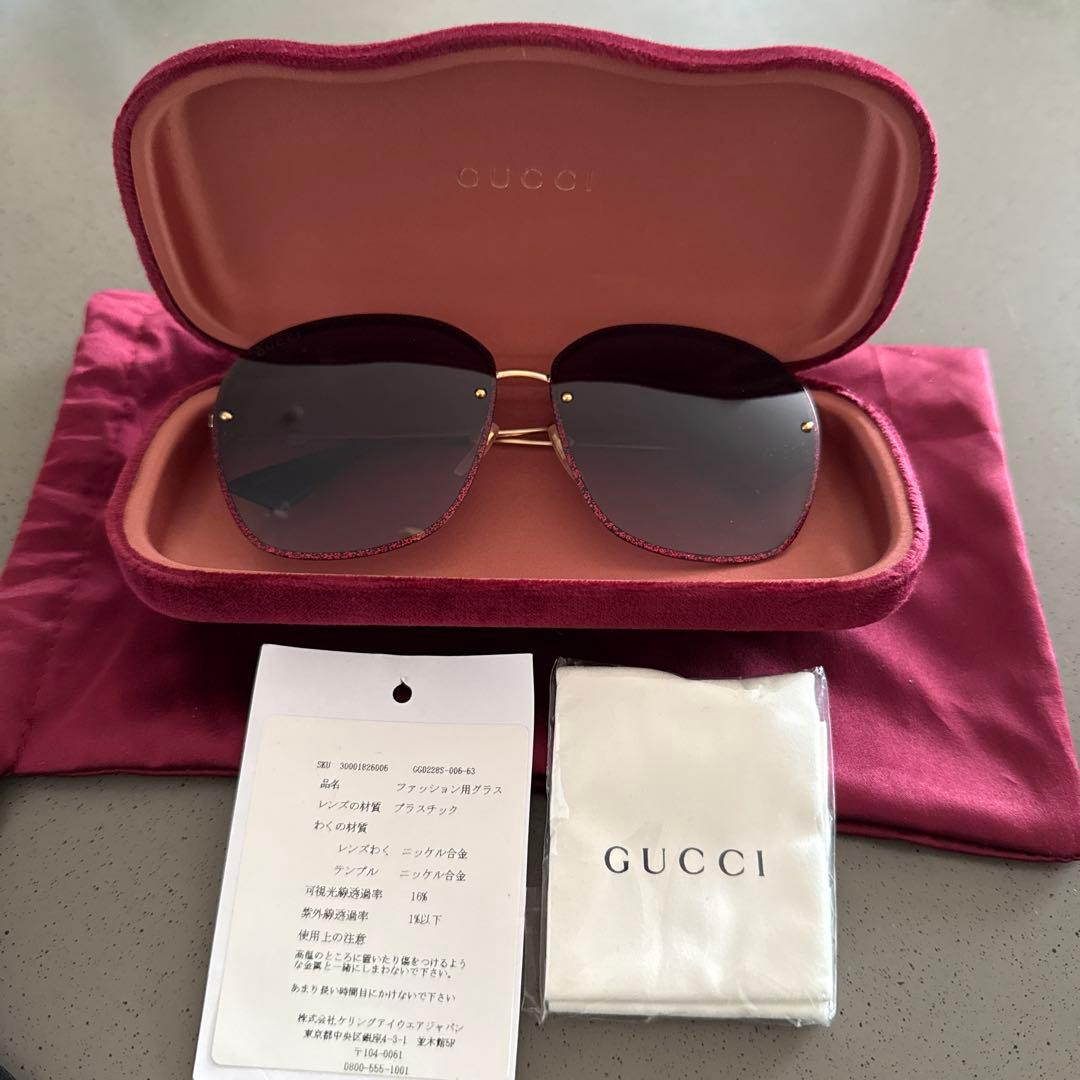 GUCCI サングラス ブラック/レッド