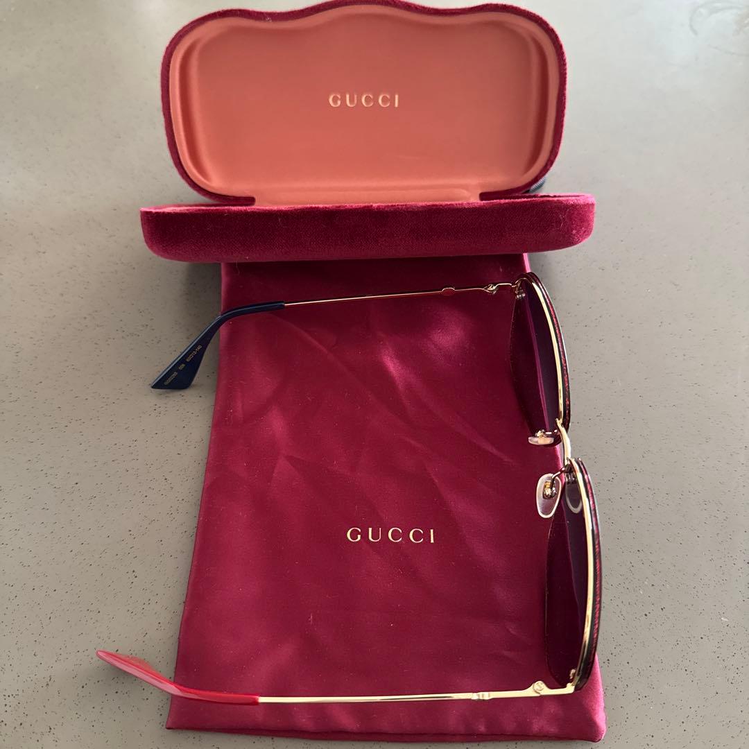 GUCCI サングラス ブラック/レッド