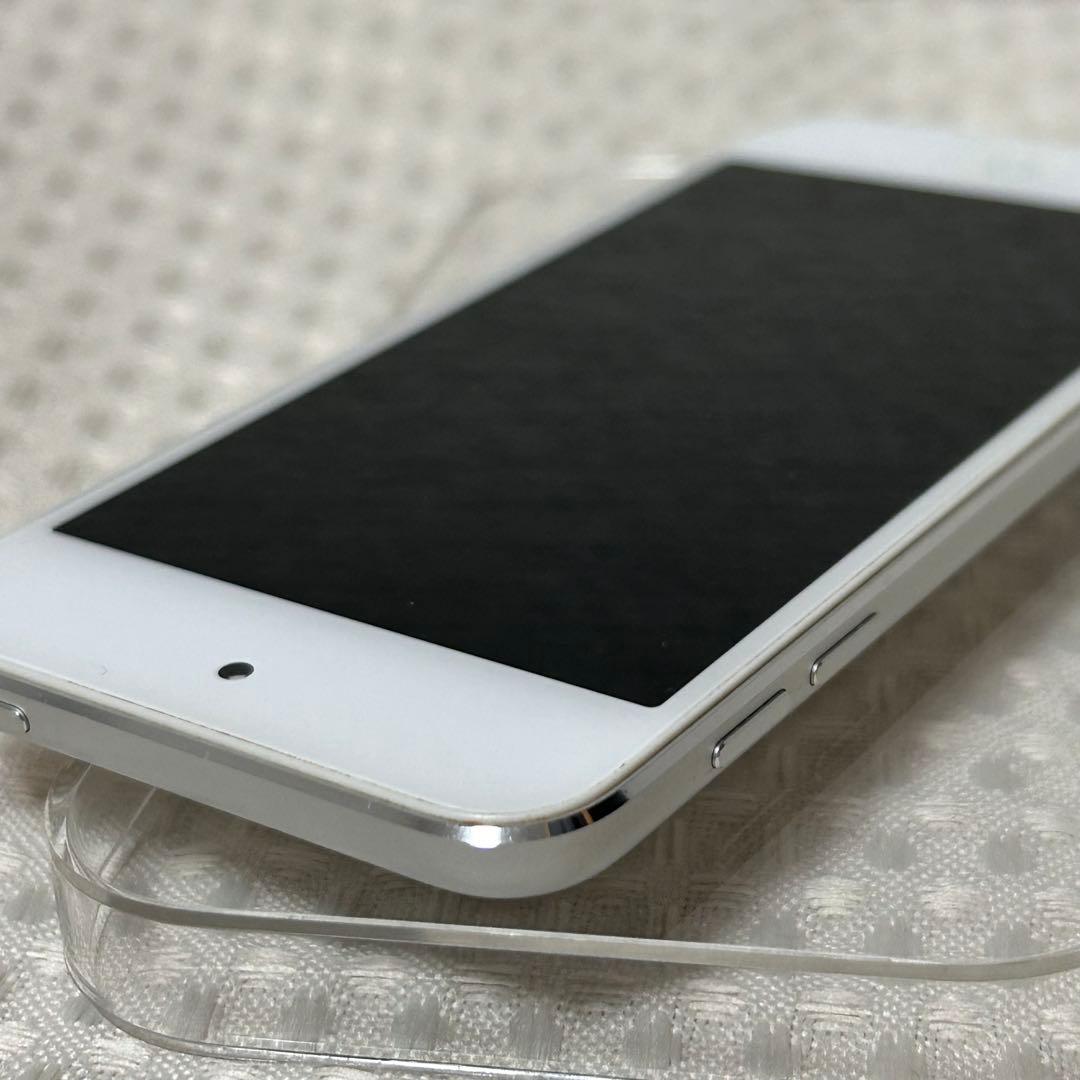【美品】iPod touch 第6世代★32GB★シルバー★イヤホン・ケーブル付