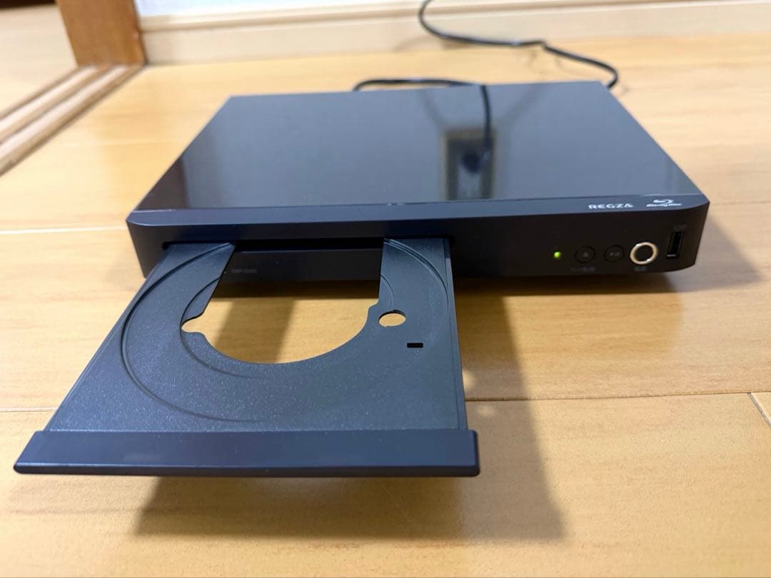 TOSHIBA REGZA ブルーレイディスクプレーヤーとHDMIケーブル