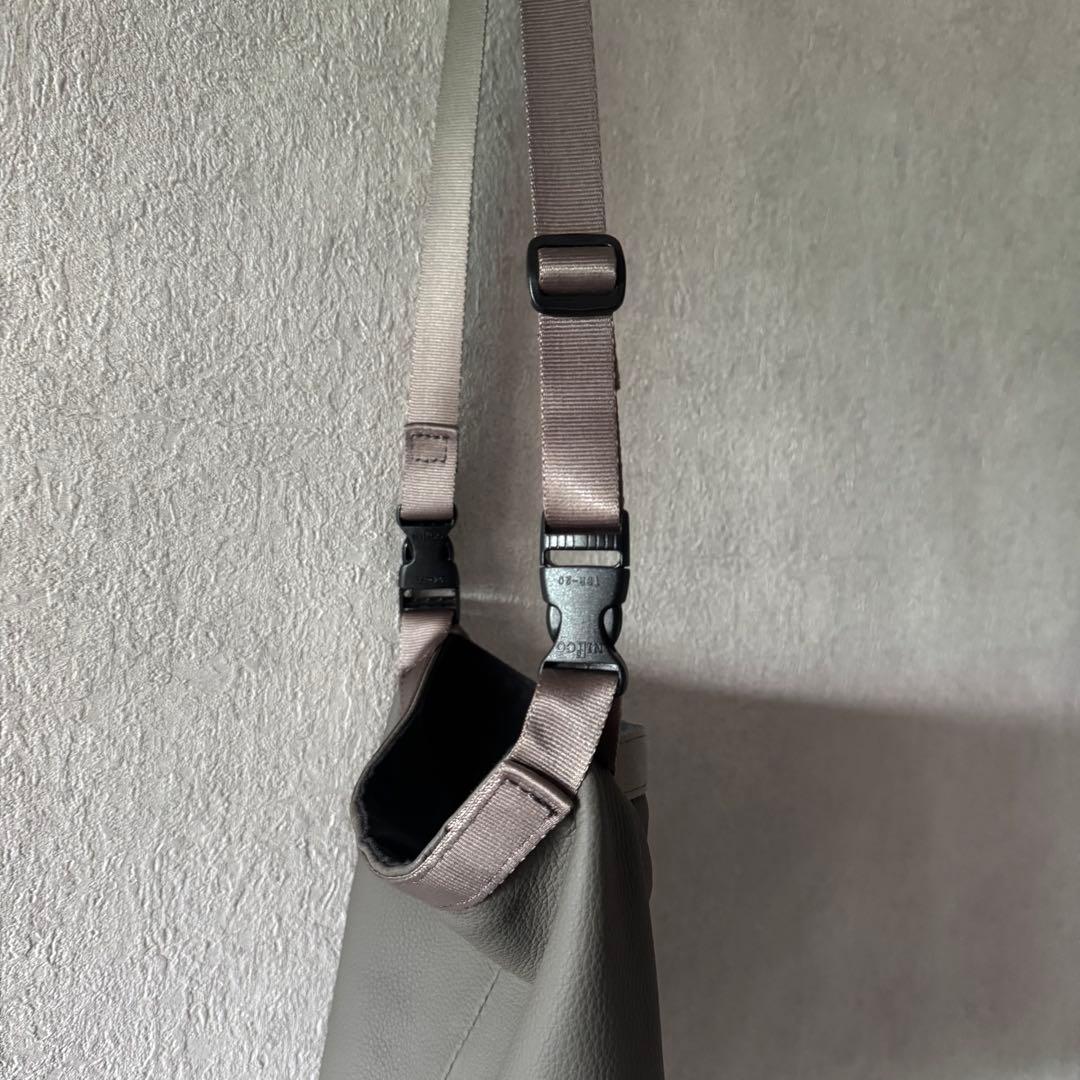 ERA. イーラ BUBBLE CALF ROLLTOP BAG 3L