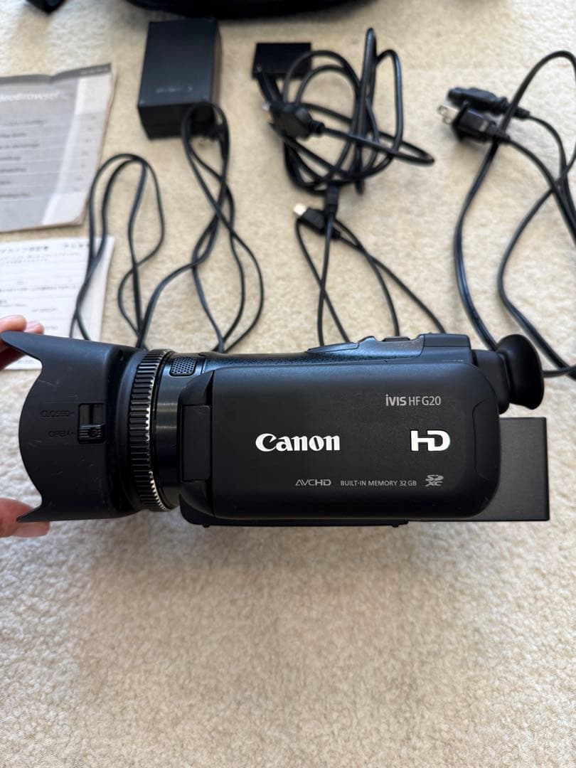 デジタルビデオカメラ　CANON iVIS HF G20＋付属品＋専用バッグ
