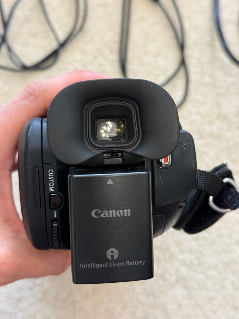 デジタルビデオカメラ　CANON iVIS HF G20＋付属品＋専用バッグ