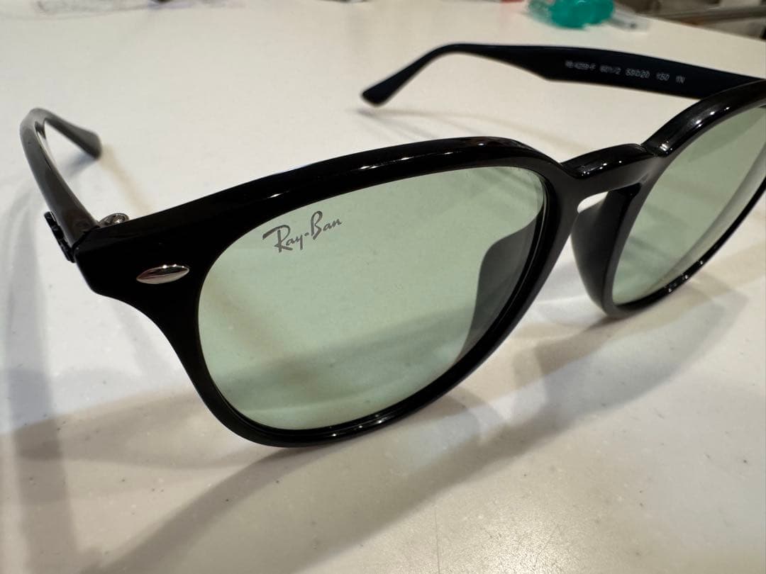 レイバン　RB4259F