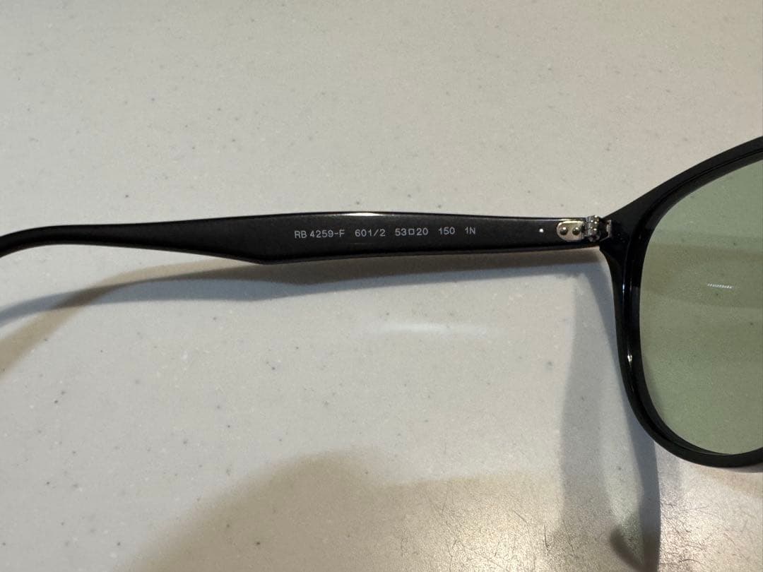 レイバン　RB4259F