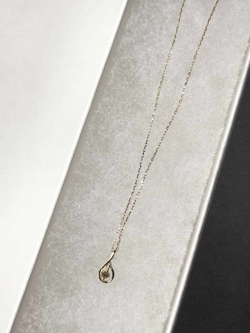 エステール　k10YG ダイヤモンドネックレス