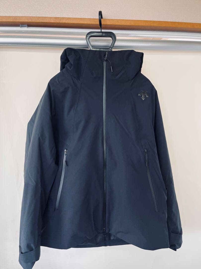 ほぼ未使用デサントDESCENTE 2025-2026 スキーウェア　Lサイズ