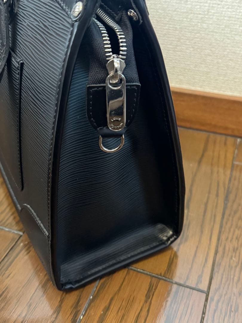 Louis Vuitton エピレザー トートバッグ ブラック
