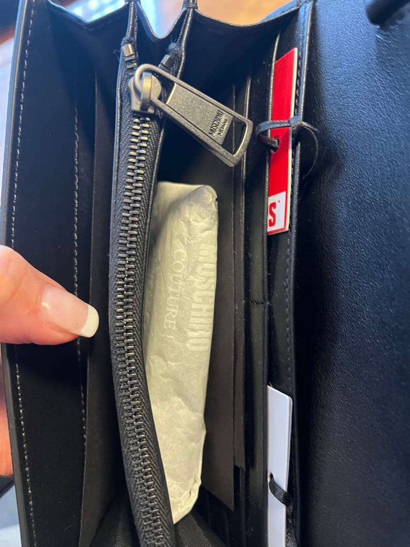 MOSCHINO チェーン付き財布　レディース、メンズ