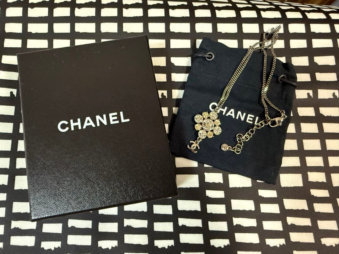 ミッピィ　シャネル　CHANEL シルバー　ネックレスフラワーモチーフ