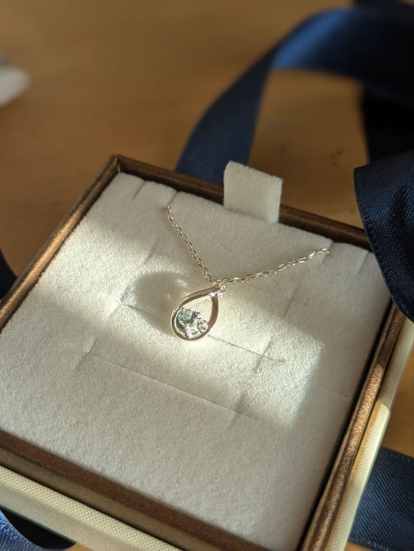 4℃　アクアマリン涙型ネックレス