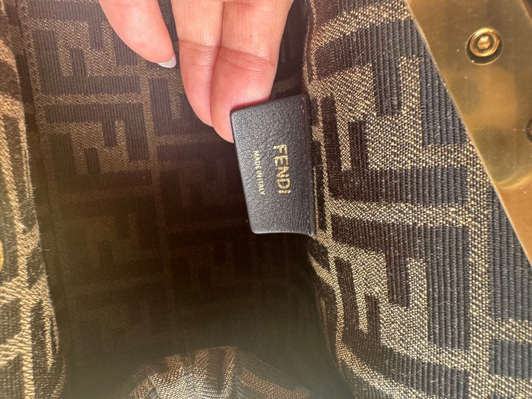 最終値下げ‼️FENDI ファースト　スモール　 クラッチバッグ　正規品