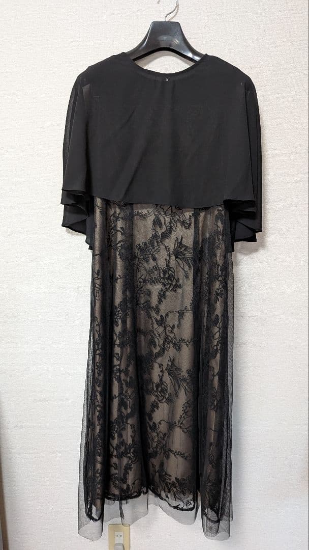 AIMER　ケープ付き刺繍パーティードレス