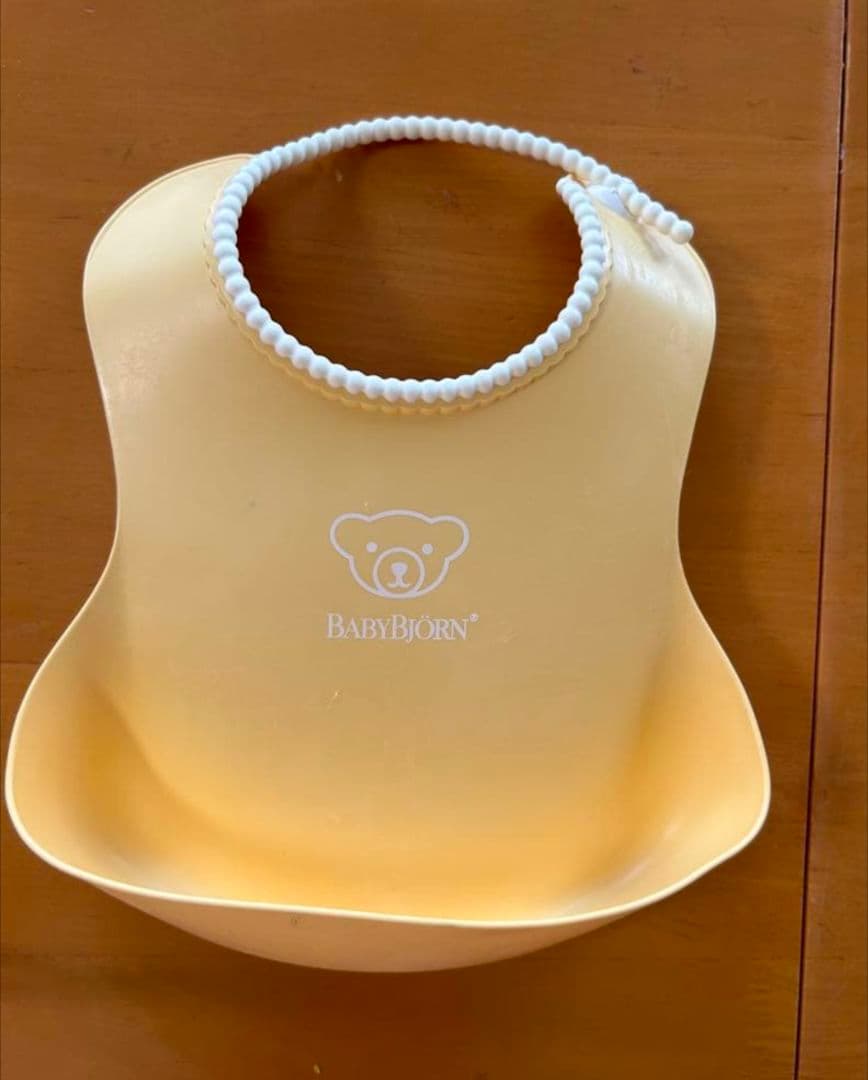 ベビービョルンハイチェア　ホワイト　おまけ付　エプロン