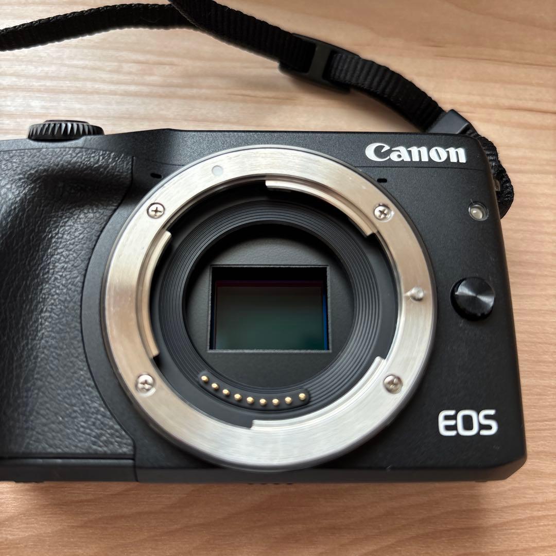 美品　cannon eos m3 単焦点・望遠レンズ・バックセット