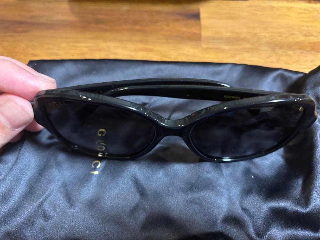 Gucci ブラック サングラス