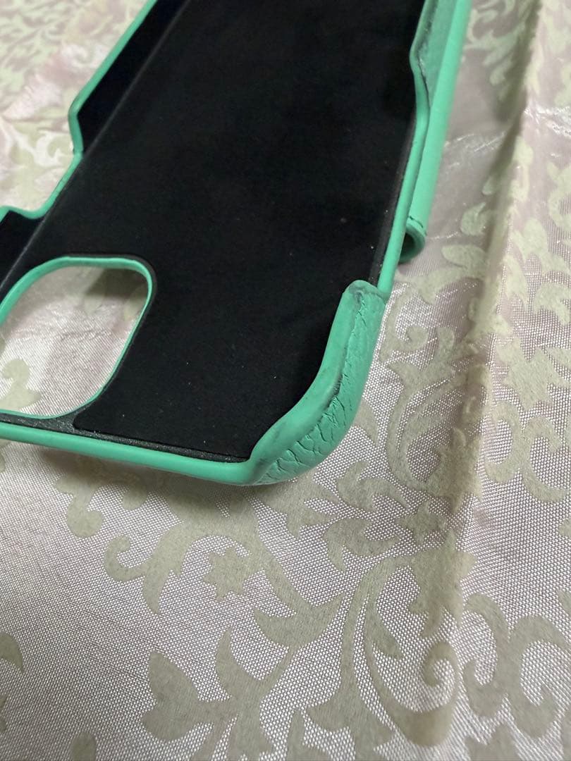 鈴木亜美さん しぃちゃん　コラボ　iPhoneケース iPhone13 手帳型