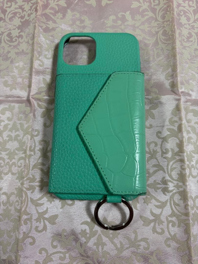 鈴木亜美さん しぃちゃん　コラボ　iPhoneケース iPhone13 手帳型