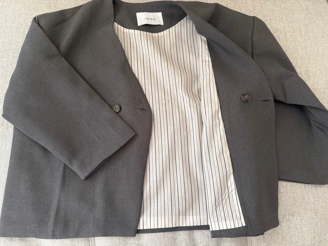 リジェール　グレー　セットアップ上下　シャツ　蝶ネクタイ　4点　130センチ