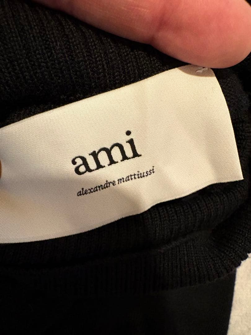 アミパリス　タートルネックセーター