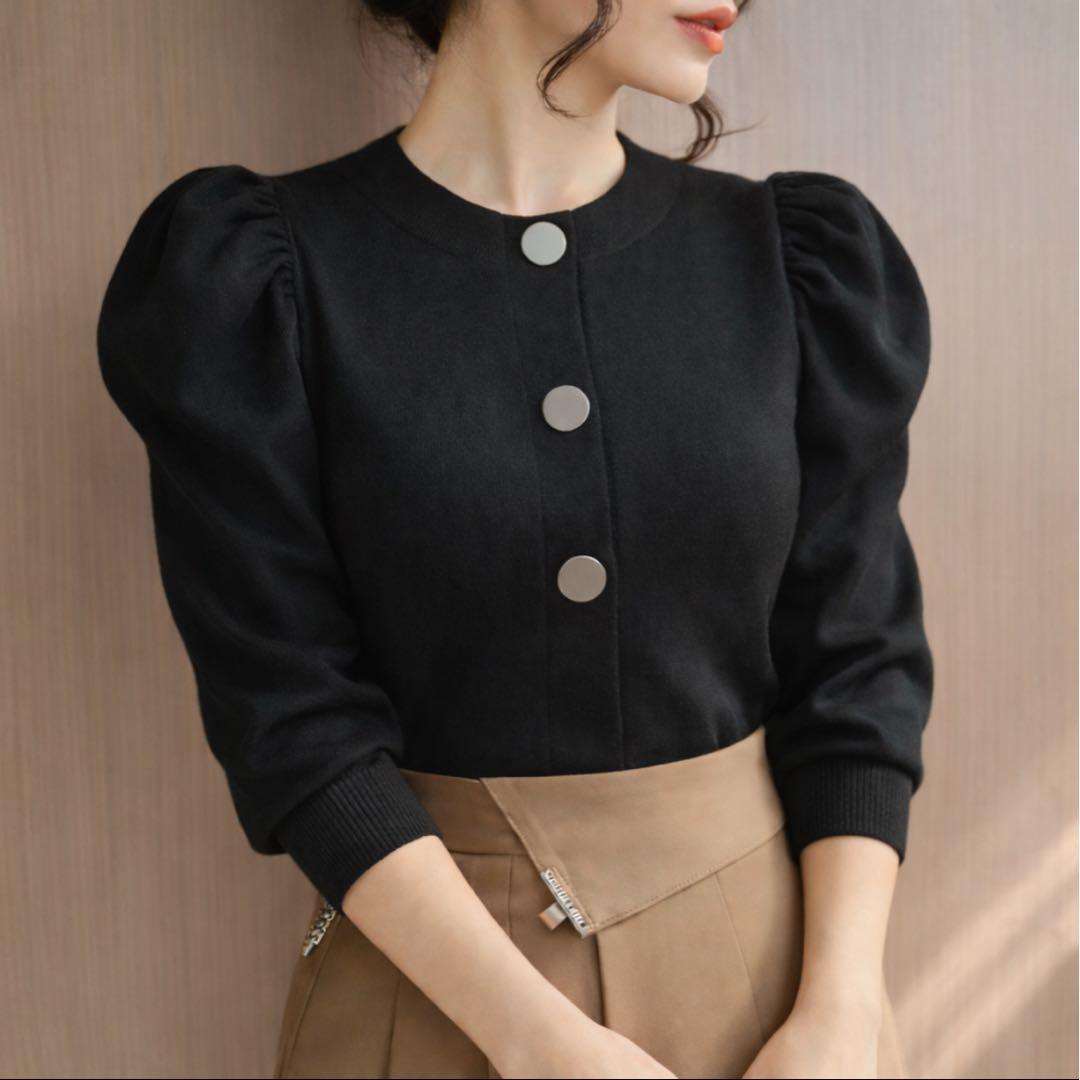 未使用級✨FOXEY 黒 パフ袖 ニットカーディガン 金ボタン 38 七分袖