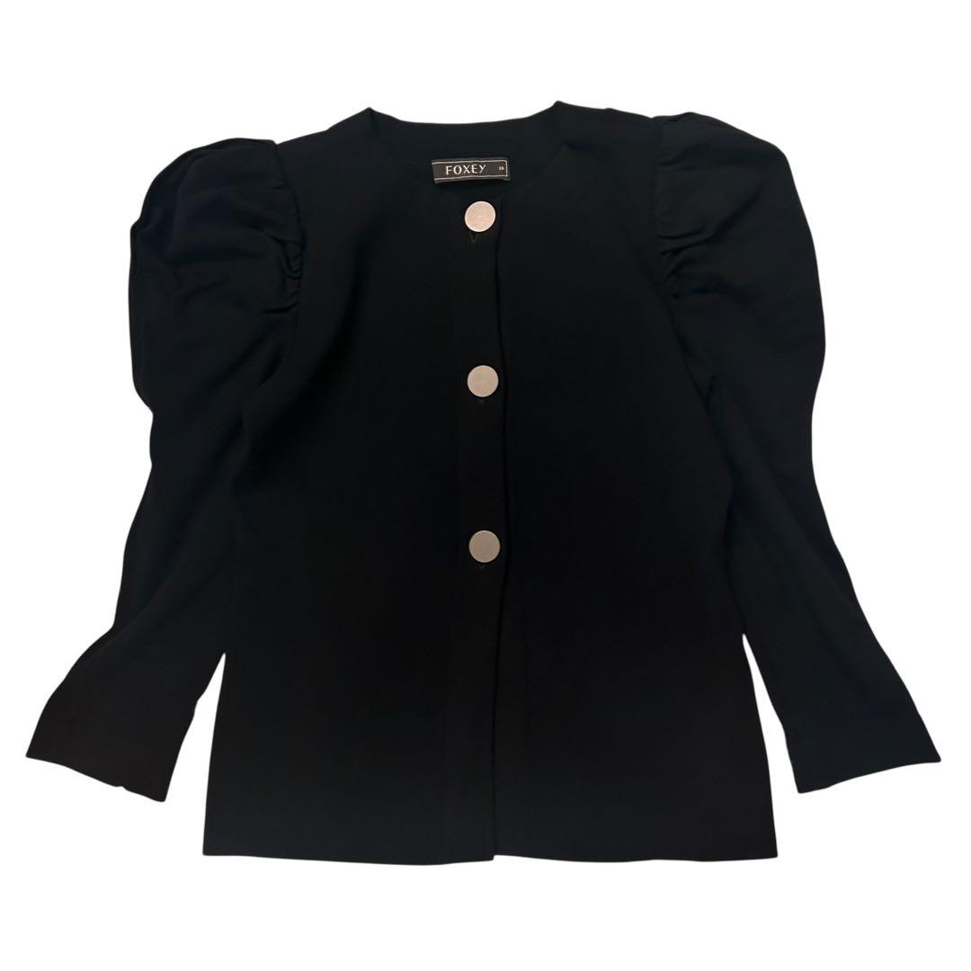 未使用級✨FOXEY 黒 パフ袖 ニットカーディガン 金ボタン 38 七分袖