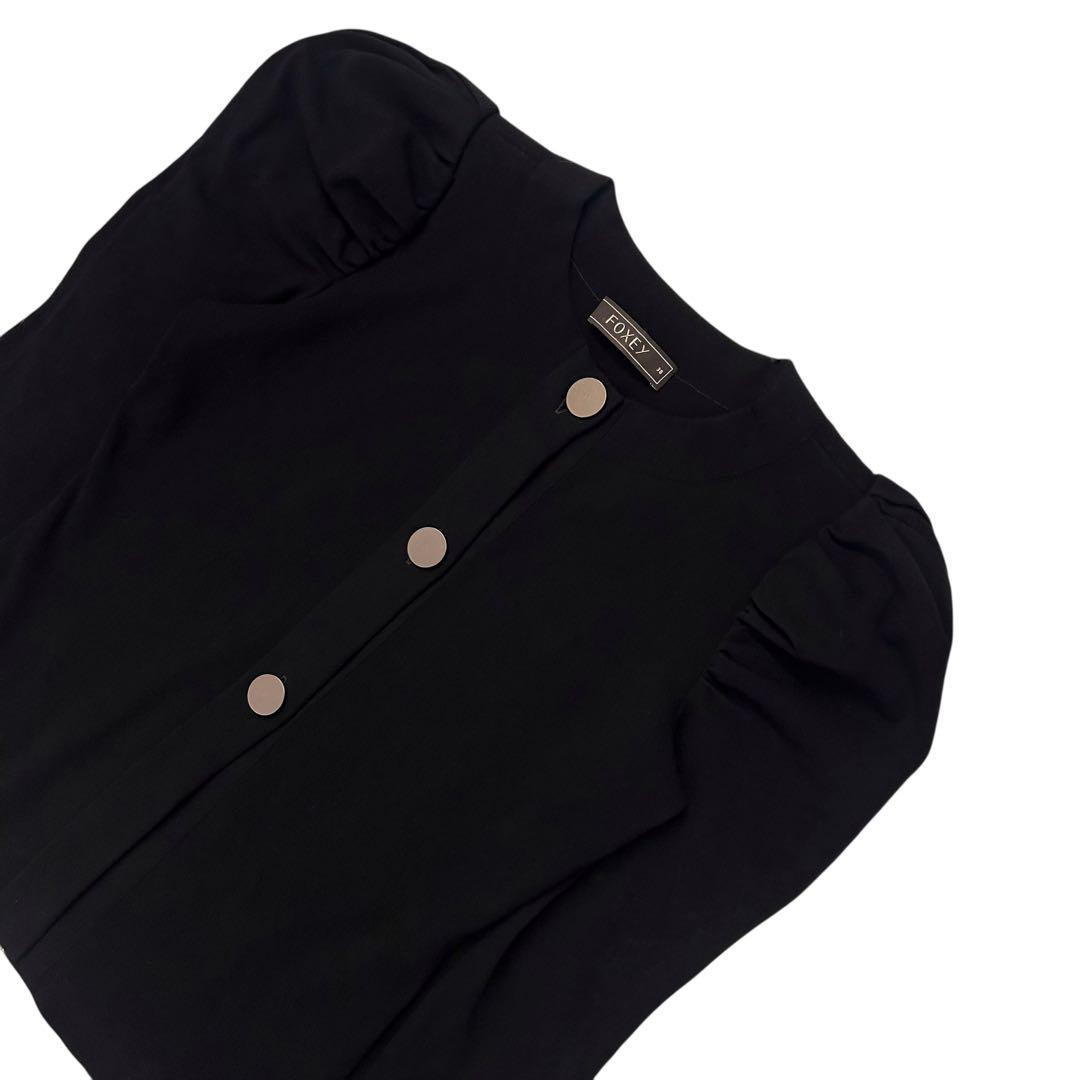 未使用級✨FOXEY 黒 パフ袖 ニットカーディガン 金ボタン 38 七分袖