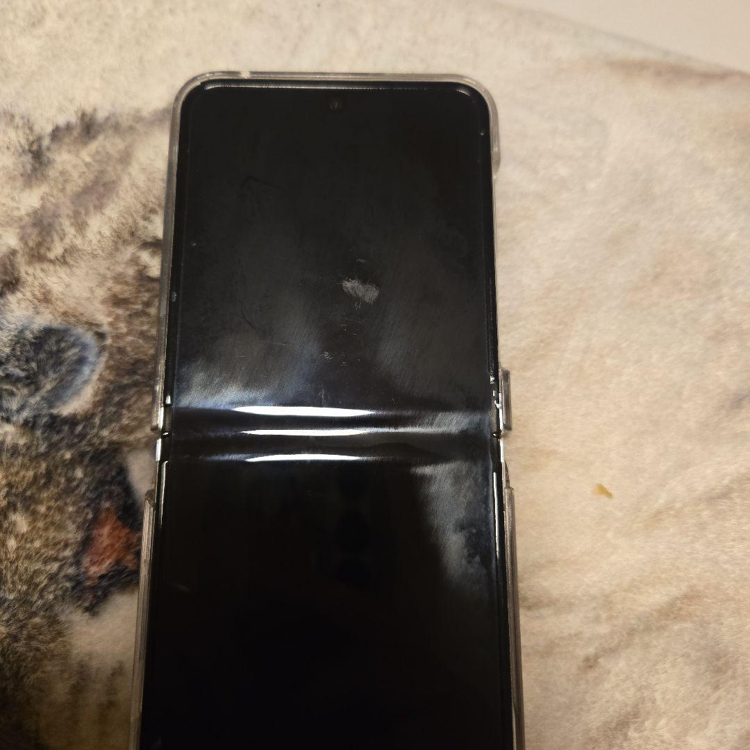 ​訳あり Galaxy Z Flip5 256GB ミントSIMフリー 動作良好