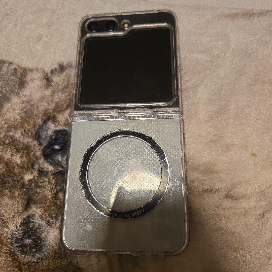 ​訳あり Galaxy Z Flip5 256GB ミントSIMフリー 動作良好