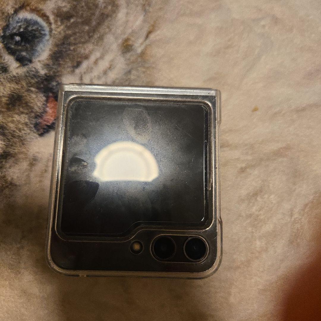 ​訳あり Galaxy Z Flip5 256GB ミントSIMフリー 動作良好