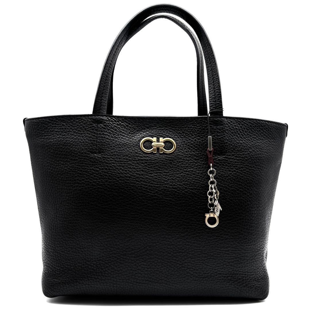 美品 サルヴァトーレフェラガモ ハンドバッグ レザー ガンチーニ レディース 黒