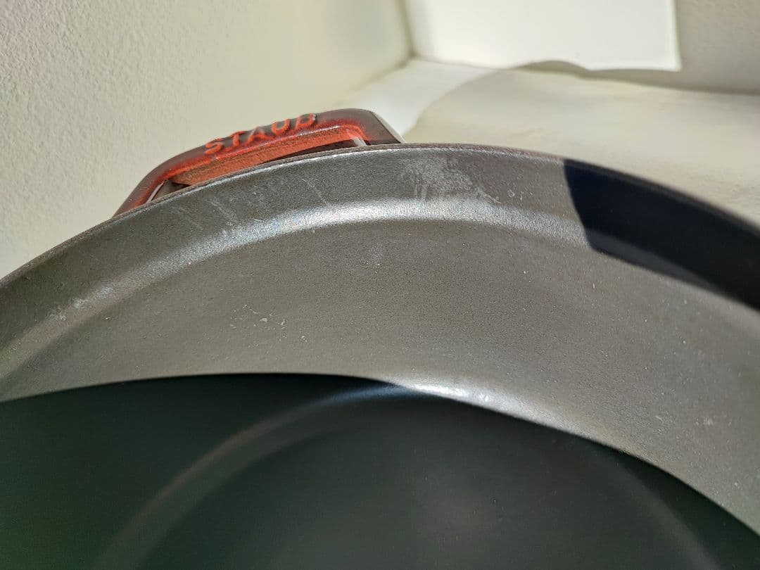 staub　ピコココット ラウンド 24 グレナディンレッド