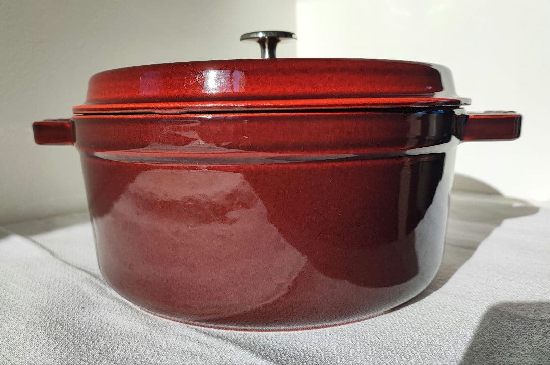 staub　ピコココット ラウンド 24 グレナディンレッド