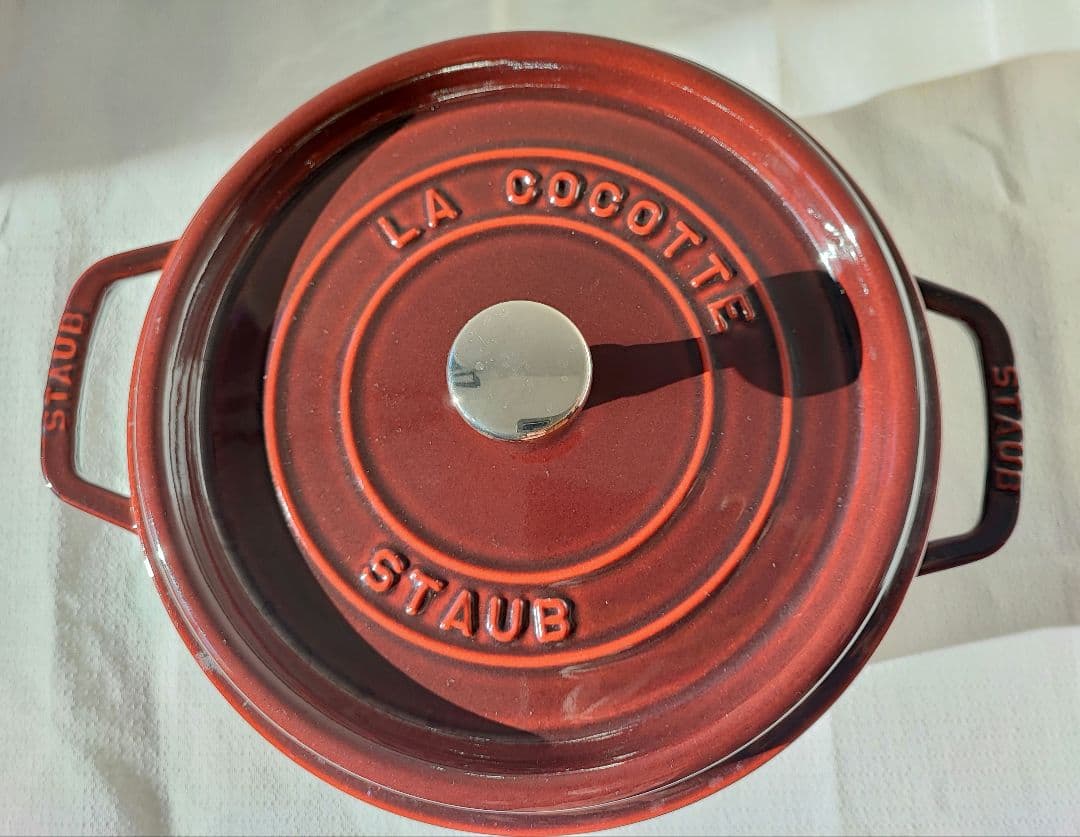 staub　ピコココット ラウンド 24 グレナディンレッド