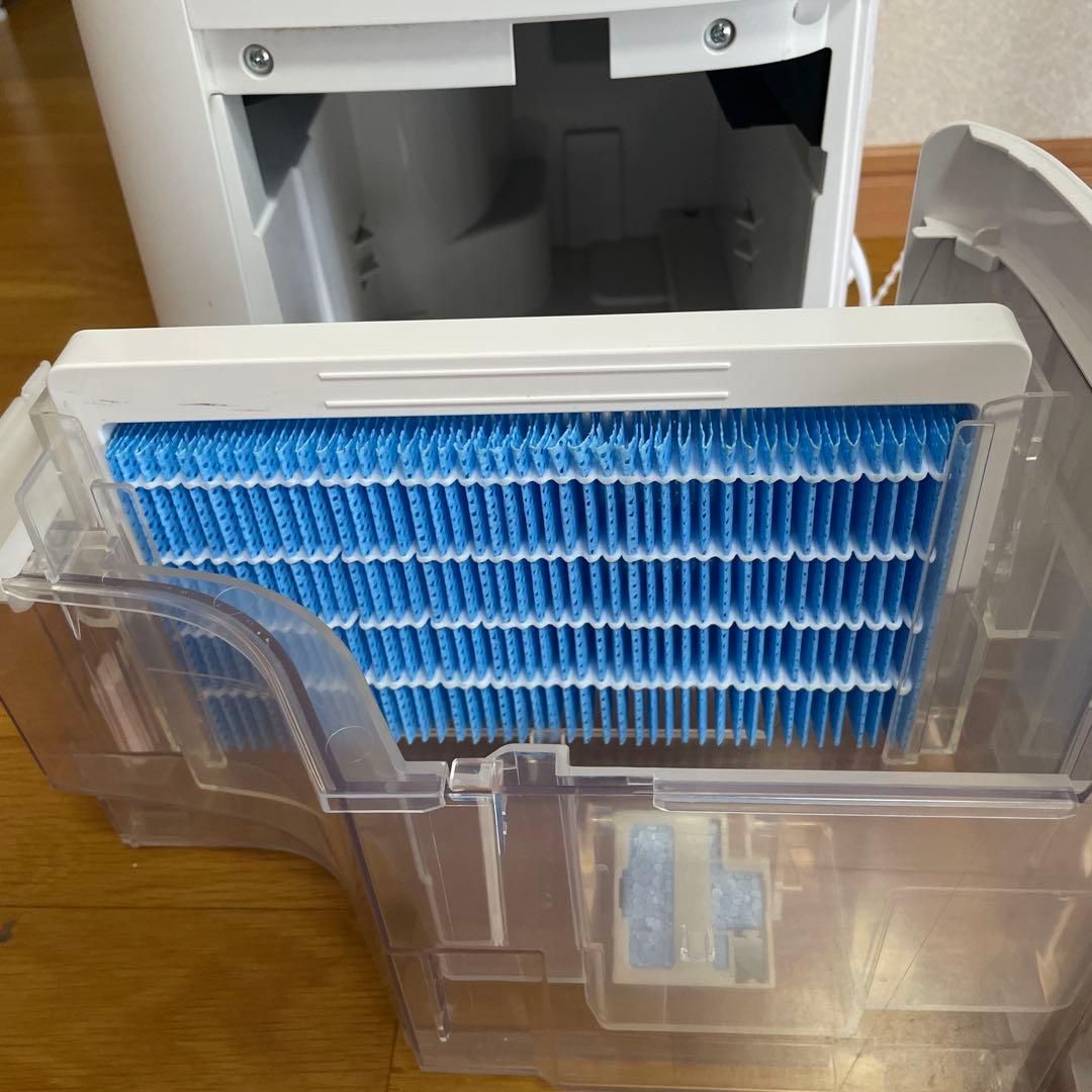 SHARP 衣類除湿機・加湿・空気清浄機 KI-PD50 2024年製