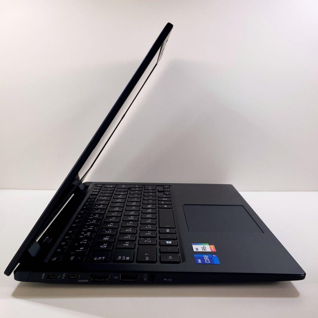 美品 11世代Core i7 16Gメモリ SSD256G 13.3型 東芝製