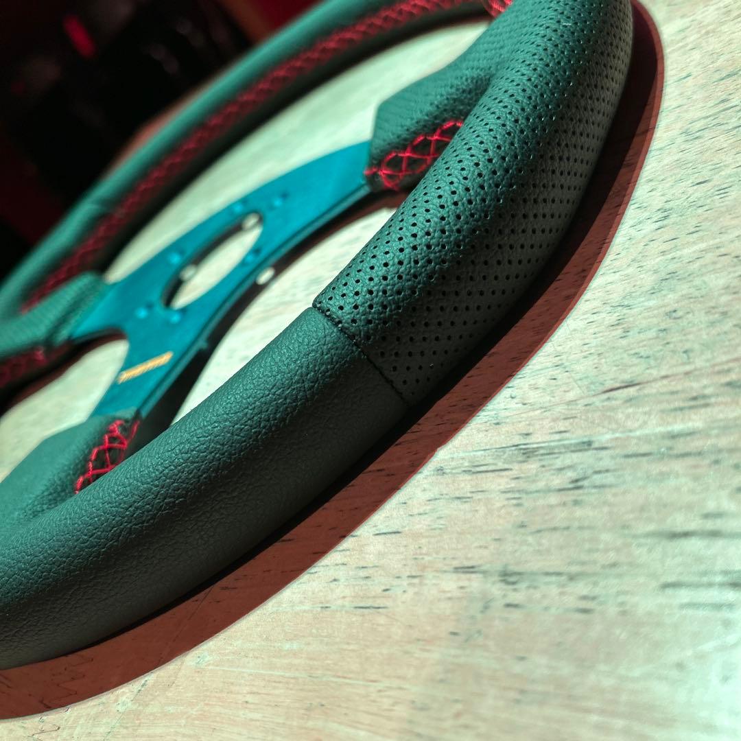 MOMO スポーツステアリング 本体　350mm