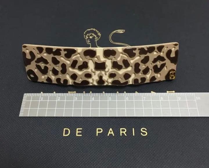 ALEXANDRE DE PARIS バレッタ　レオパード柄