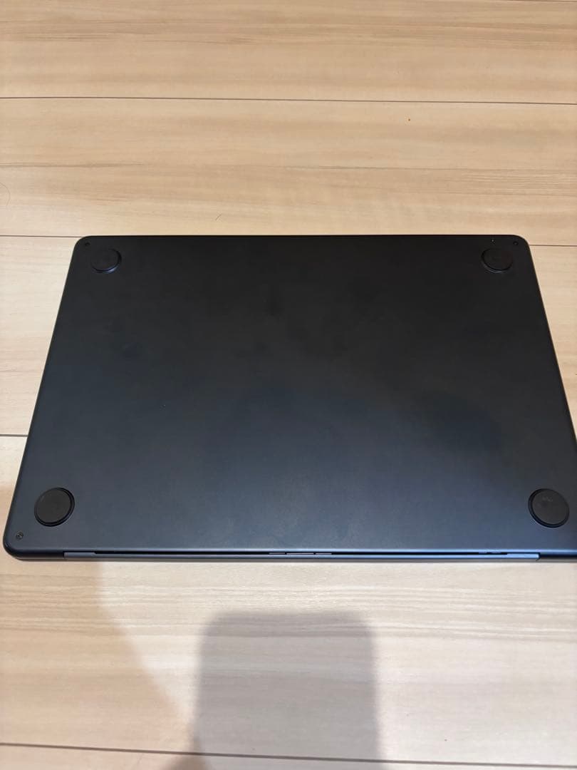 【ジャンク】MacBook Air (M2, 2022) 16GB【液晶不良】