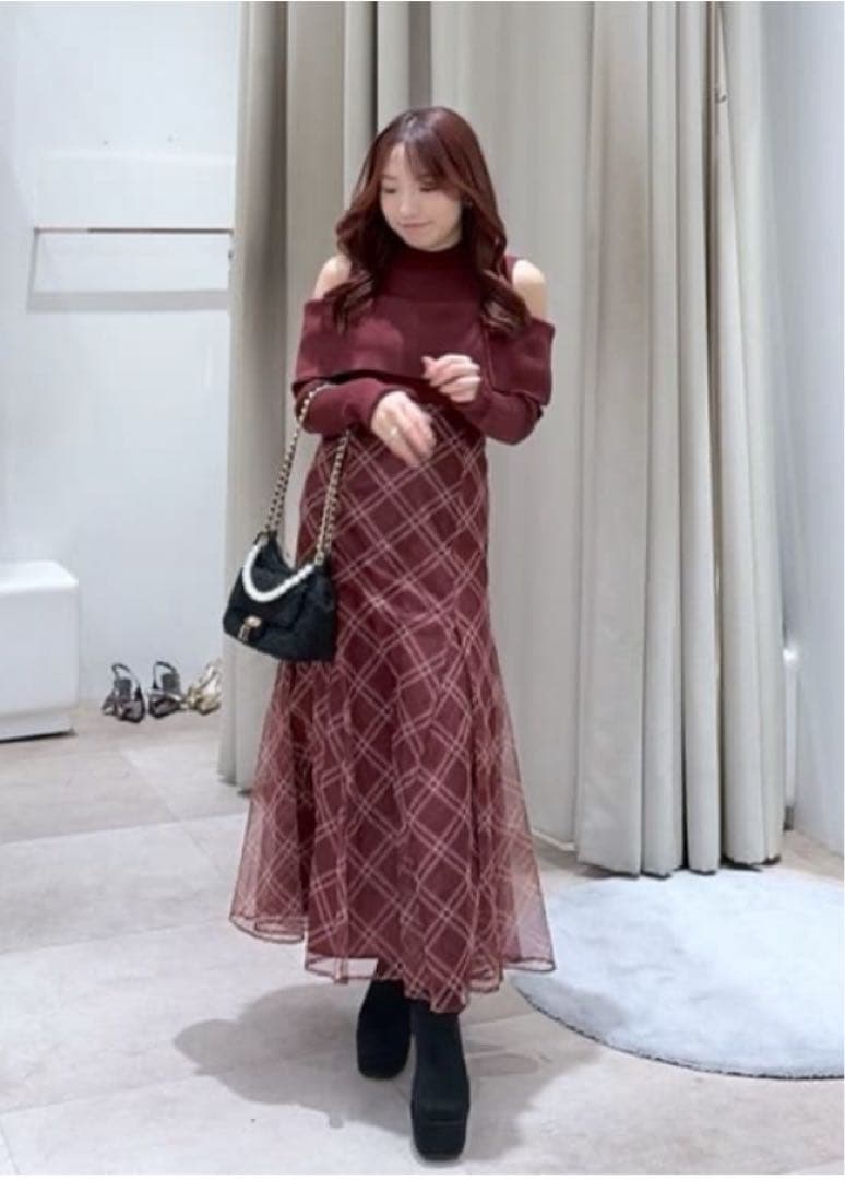 rienda ドッキングオフショルニットフレアワンピース RED