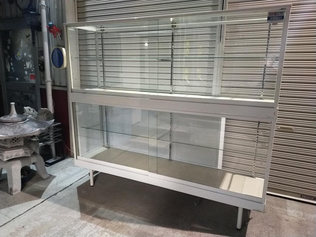 (引取限定）タカヤマ製☆陳列用ガラスショーケース☆2段式☆収納☆(照明付き)